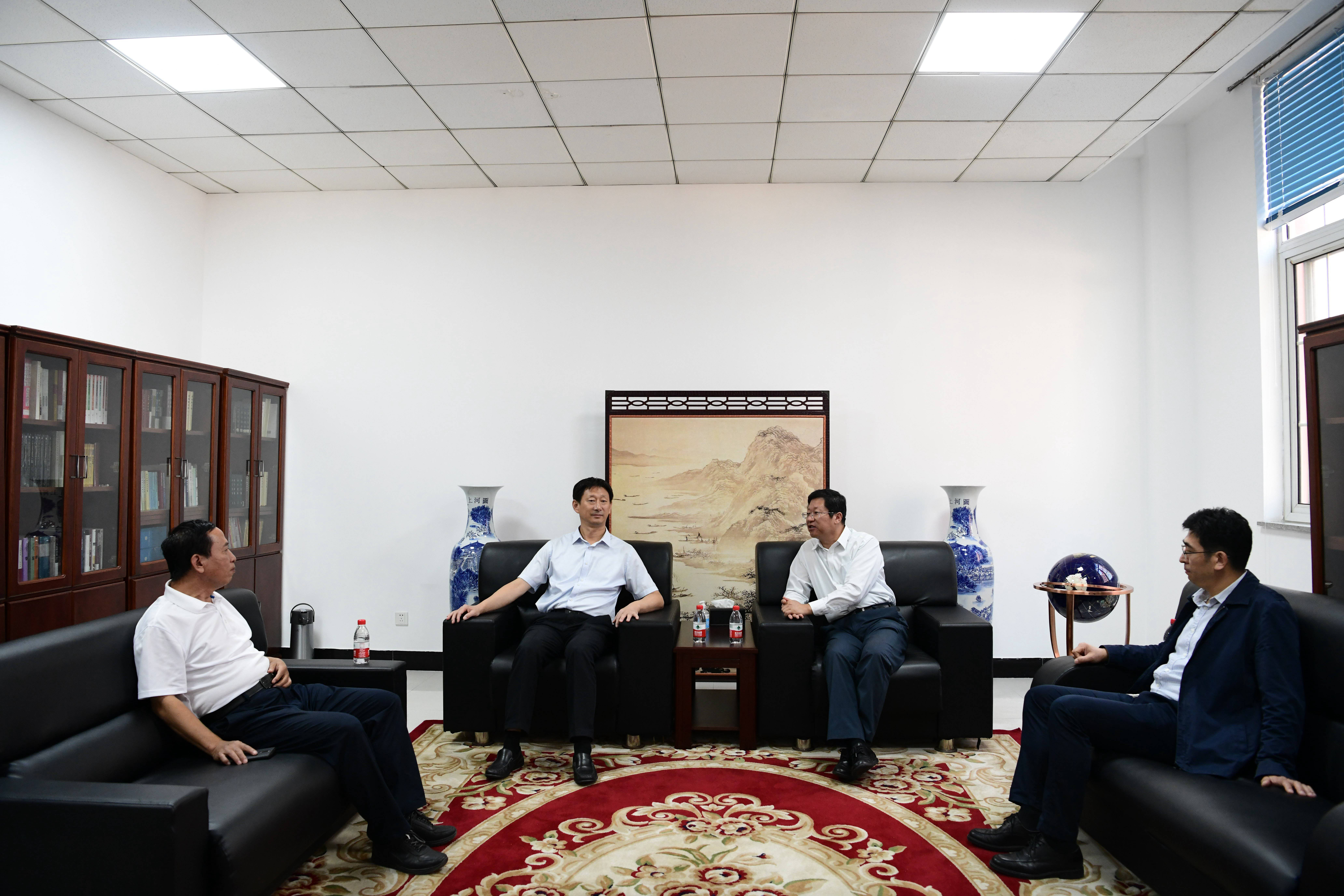 秦皇岛市委常委,纪委书记韩晓明来校调研